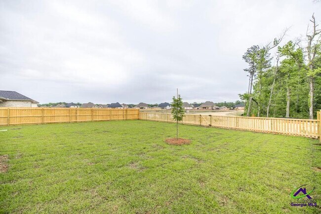 Building Photo - 305 Willowbrook Ln