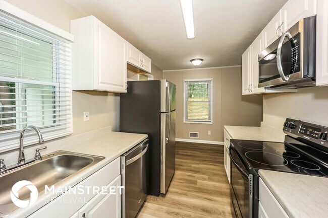 Building Photo - 5348 The Savoy