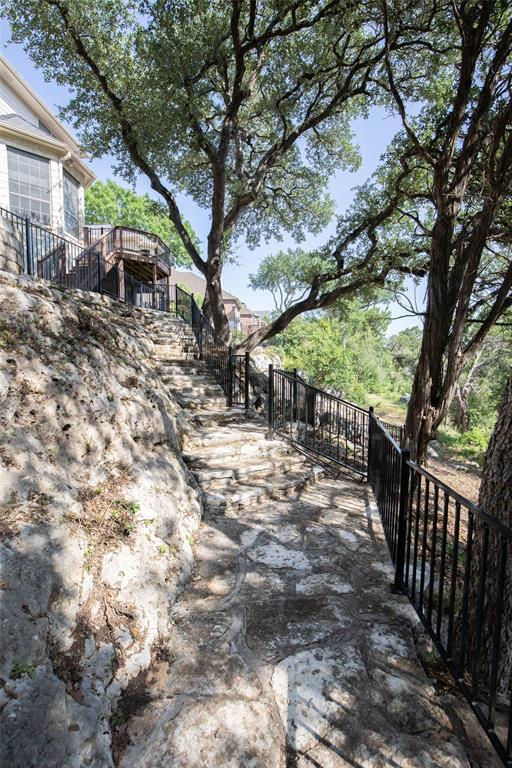 Building Photo - 9920 Spicewood Mesa