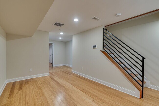 Building Photo - 917 S 18th St