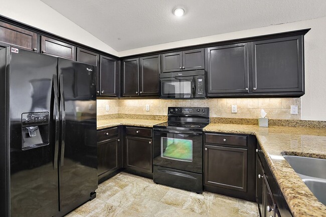 Building Photo - 581 Greenshank Dr