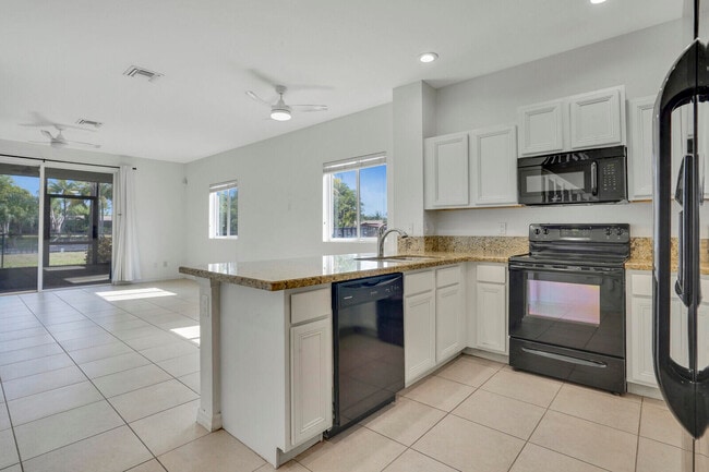Building Photo - 1101 Vermilion Dr