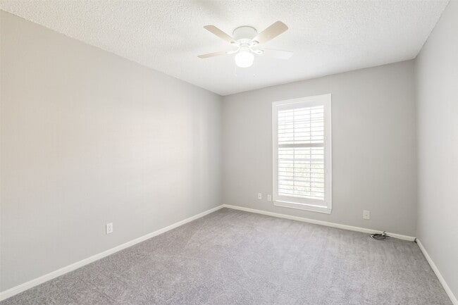 Building Photo - 3100 Jeanetta St