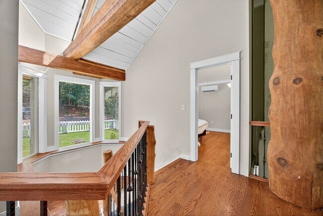 Building Photo - 3005 Lonesome Mountain Rd