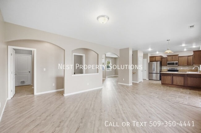 Building Photo - 800 S Hamilton Rd