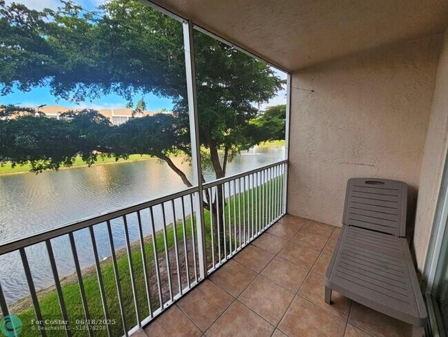 Building Photo - 9537 Weldon Cir