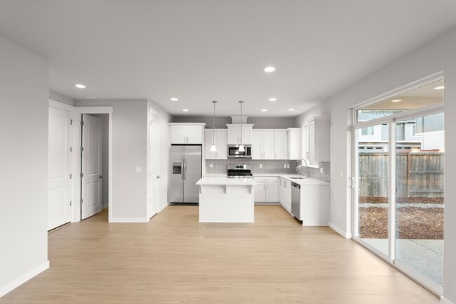 Building Photo - Corner Lot 3 Bedroom Home in Happy Valley