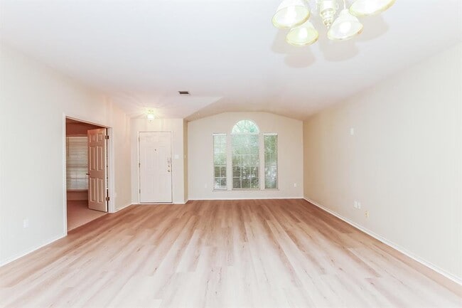 Building Photo - 1107 Rolling Ridge Dr