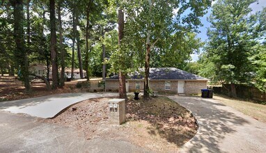 Building Photo - 2-bed/1-bath Duplex