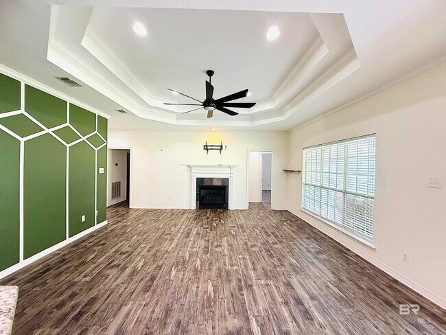 Building Photo - 31424 Oakridge Dr