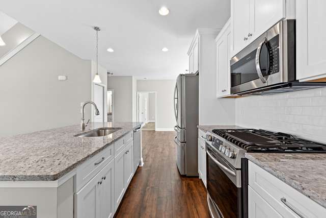 Building Photo - 517 Lago Ct