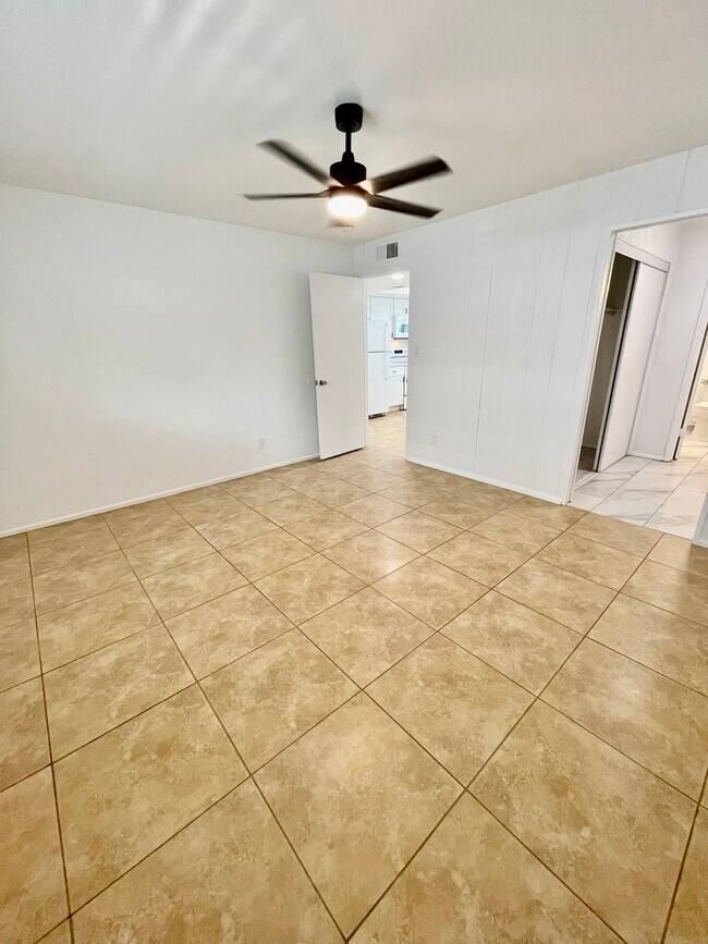 PRIMARY BEDROOM - 42 W 6th Pl