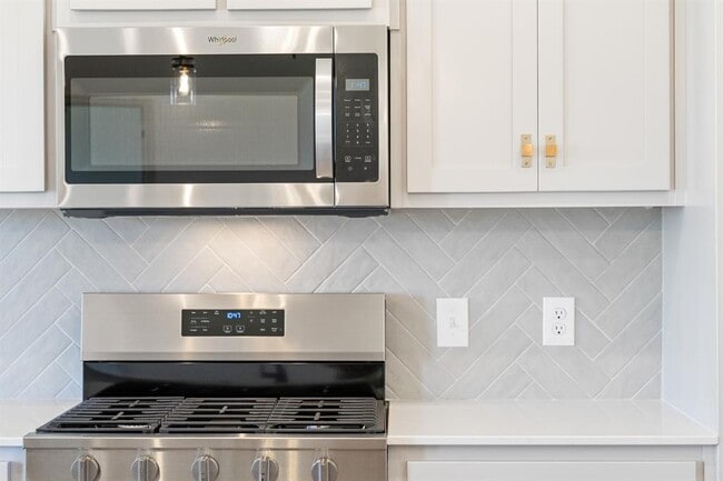 Building Photo - 417 Haven St