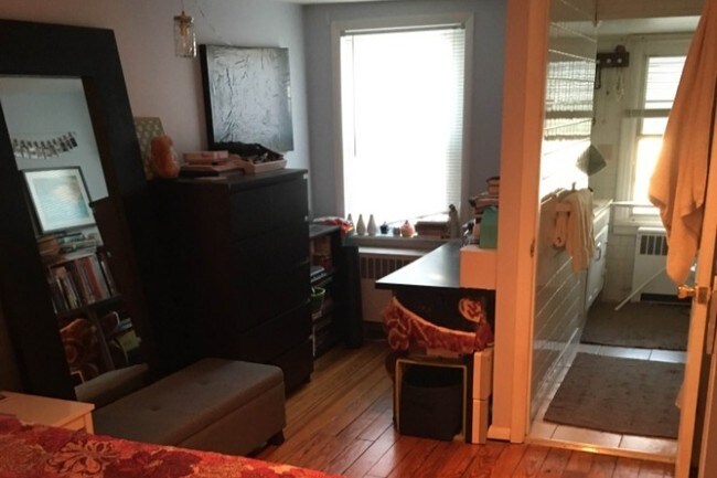 Building Photo - 413 Gittings St