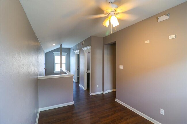 Building Photo - 7438 Tonsley Springs Dr