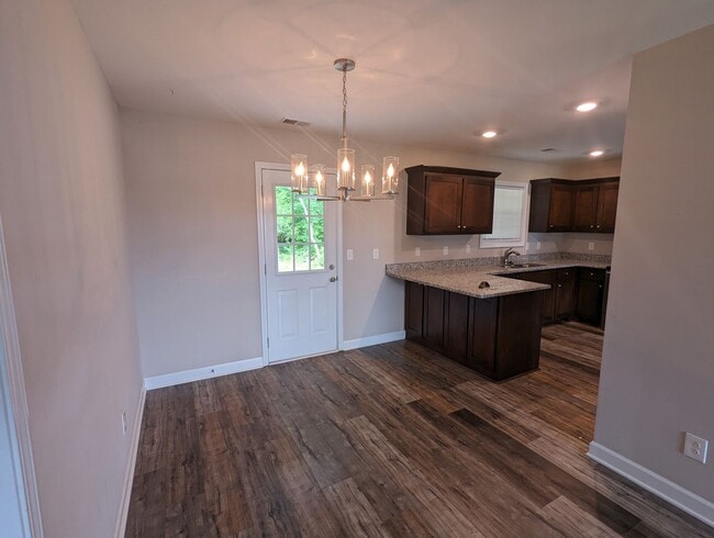 Building Photo - 3B/2BA With 2 car garage, Large Bonus Room...