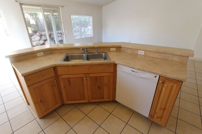 Building Photo - 4 Br, 3 Car Garage - Stone Gate at Seven H...