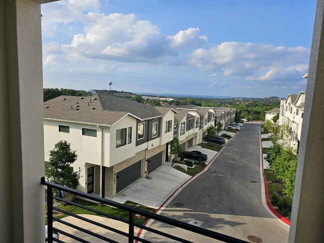 expansive views - 2050 Lohmans Spur Rd