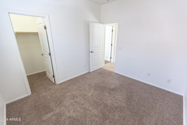 Building Photo - 21382 E Lords Ct