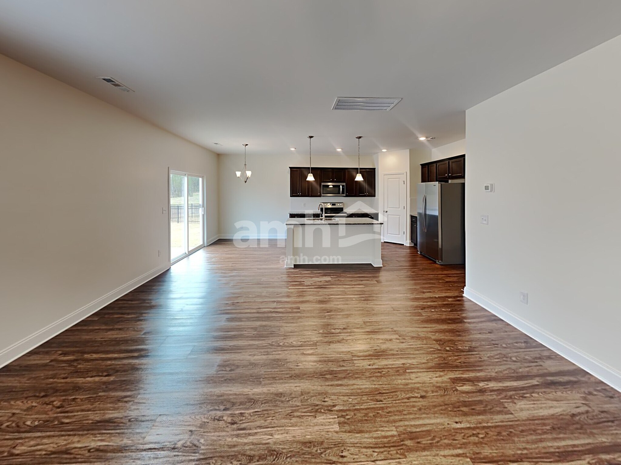 Building Photo - 1353 Lomond Dr