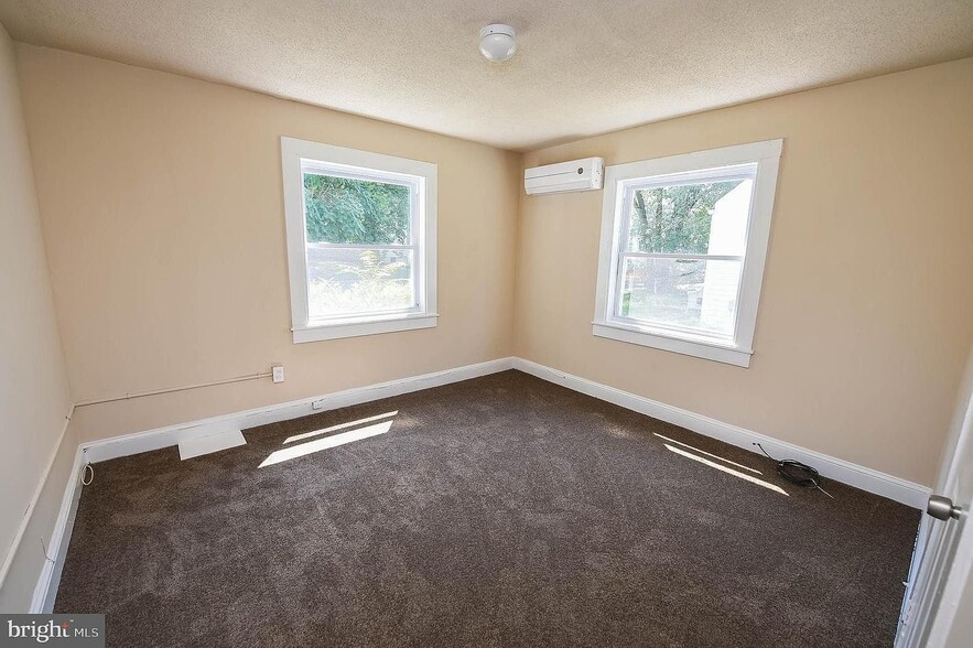 Building Photo - 1014 Cecil St