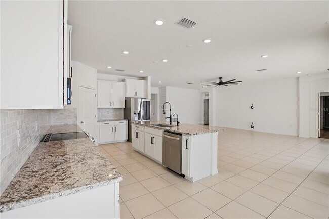 Building Photo - 10747 Laxer Cay Loop