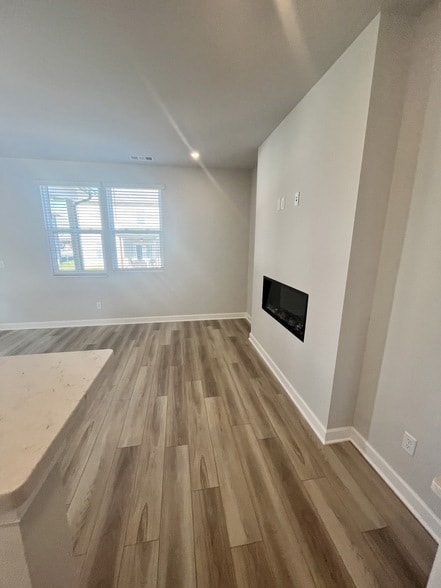 Building Photo - 4548 Hoboken Wy
