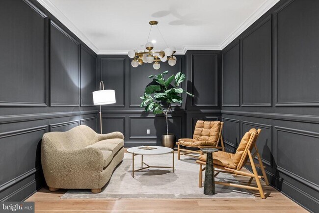 Building Photo - 200 S Broad St