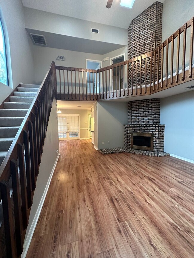 Building Photo - Beautiful Central Shreveport Home