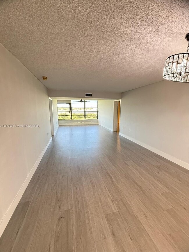 Building Photo - 1508 Whitehall Dr