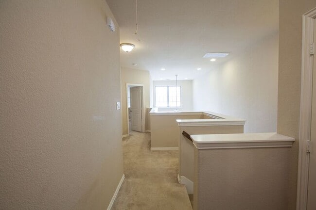 Building Photo - 528 S Greenville Ave