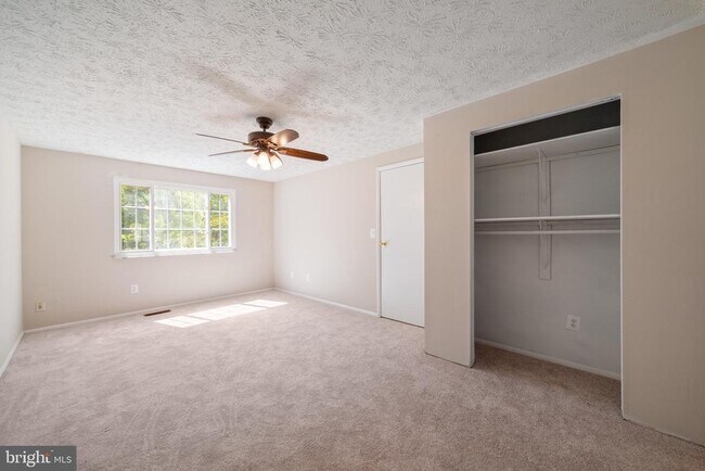 Building Photo - 1103 Burwick Dr