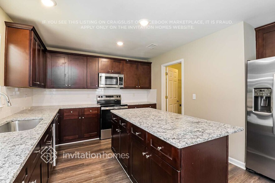 Building Photo - 1552 Summit Ridge Ln