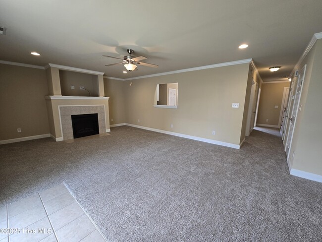 Building Photo - 4009 Lucerne Ct