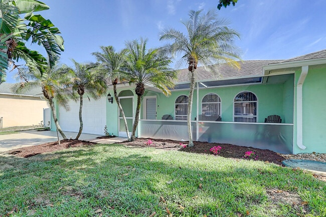 Building Photo - 238 SW Grove Ave