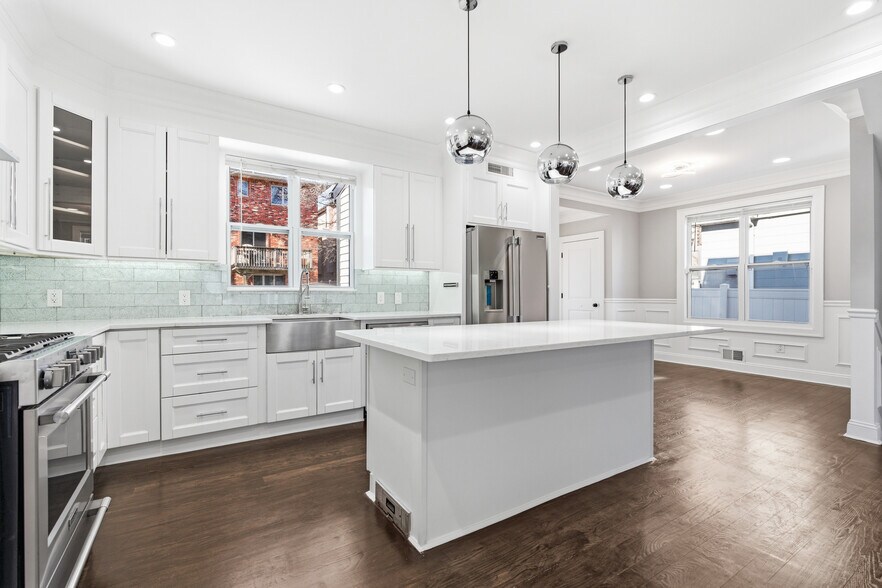 Building Photo - 54 Lawton Ave