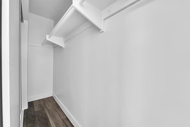 Building Photo - 925 W 30th St