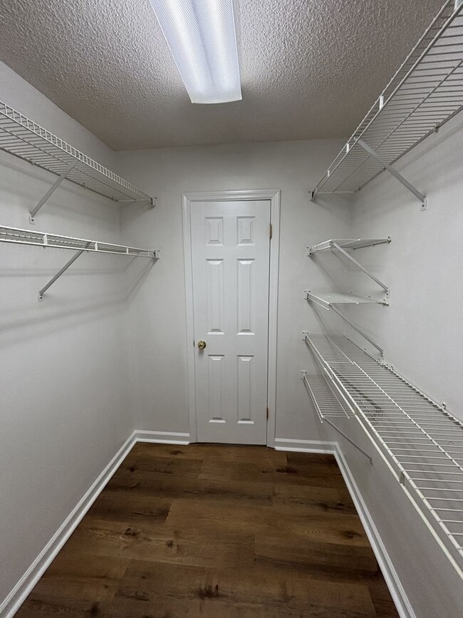Building Photo - 2 Bed 2 Bath Pelham Available for immediat...