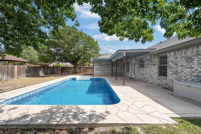Building Photo - 113 White Feather Trail