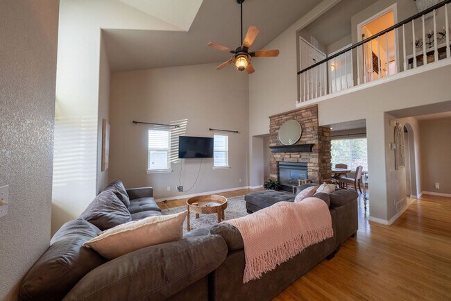 Building Photo - 5246 Balsam St