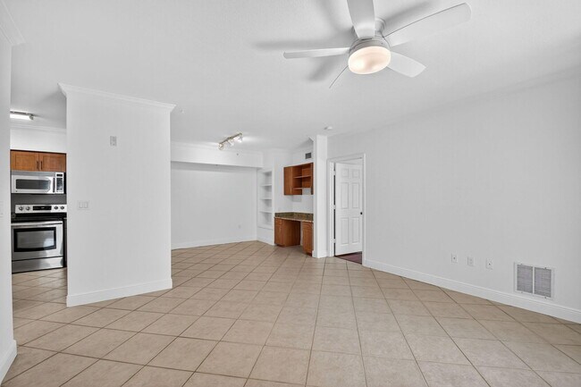 Building Photo - 6511 Emerald Dunes Dr
