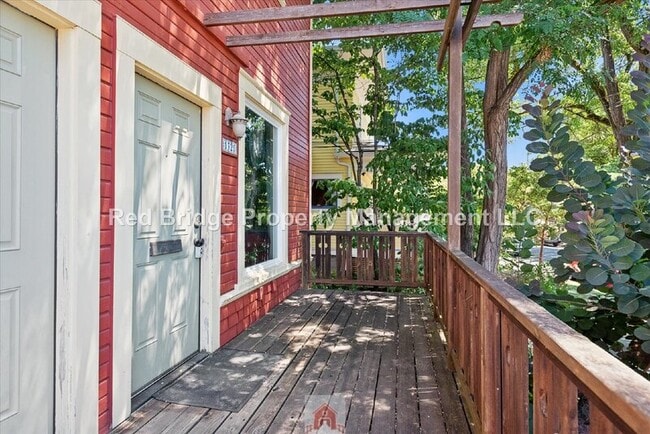 Building Photo - 1325 SE Nehalem St