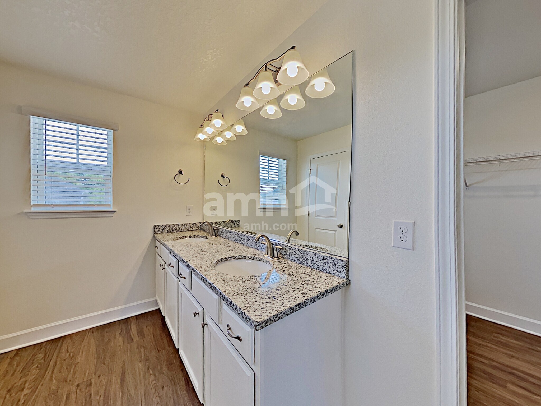 Building Photo - 510 Pine Terrace Dr