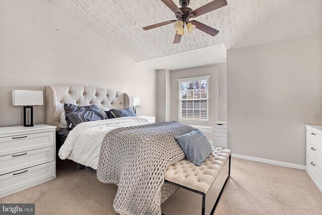 Building Photo - 13847 Lord Fairfax Pl