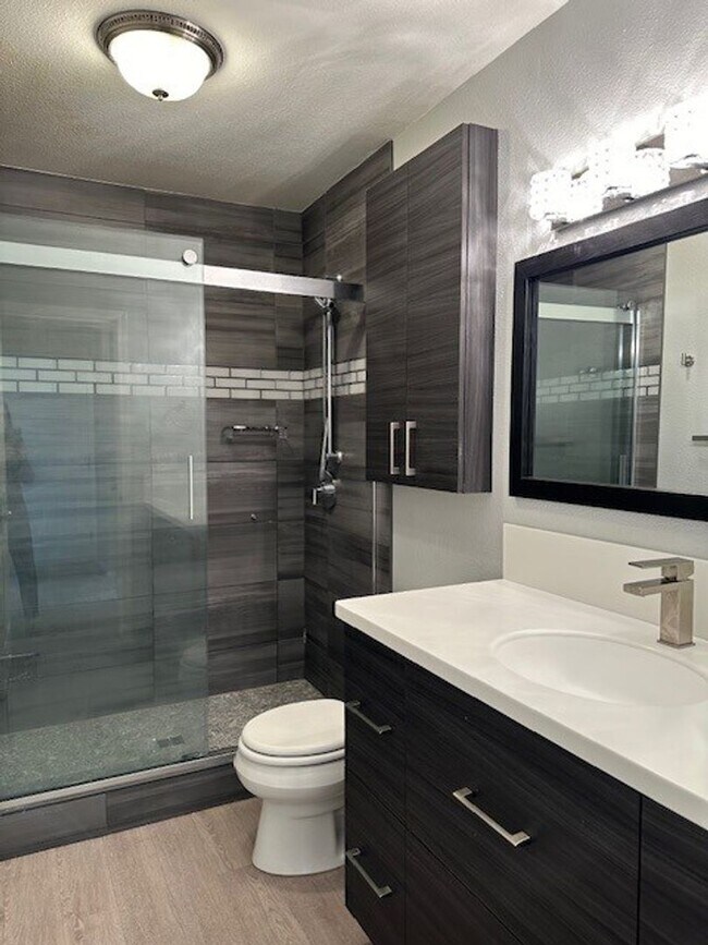 Building Photo - PRICE DROP!!!  The Perfect Family Home! La...