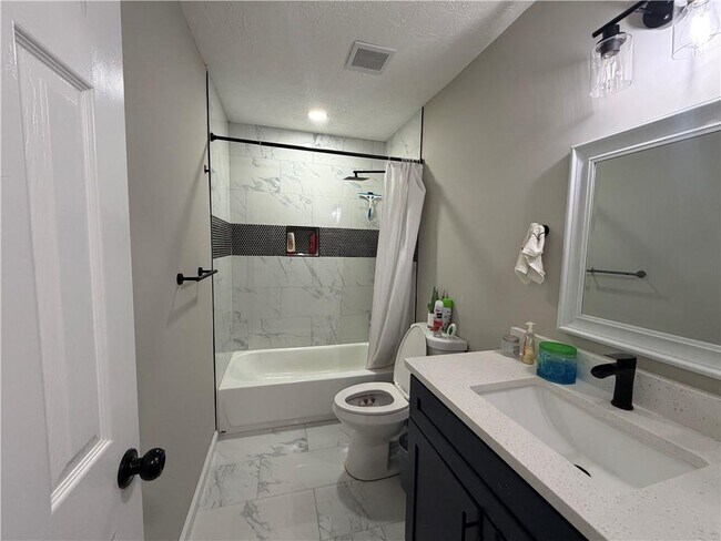 Building Photo - 934 Bay Ridge Dr