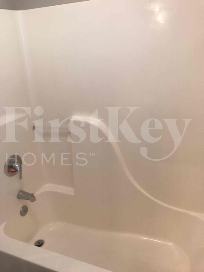 Building Photo - 120 Pointer Dr