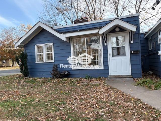 Building Photo - 305 1st Ave S