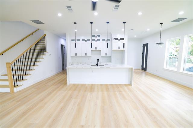 Primary Photo - 306 E 7th St