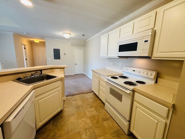 Building Photo - 209 S Knollwood Dr